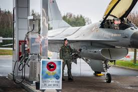 refuel F16.jpg